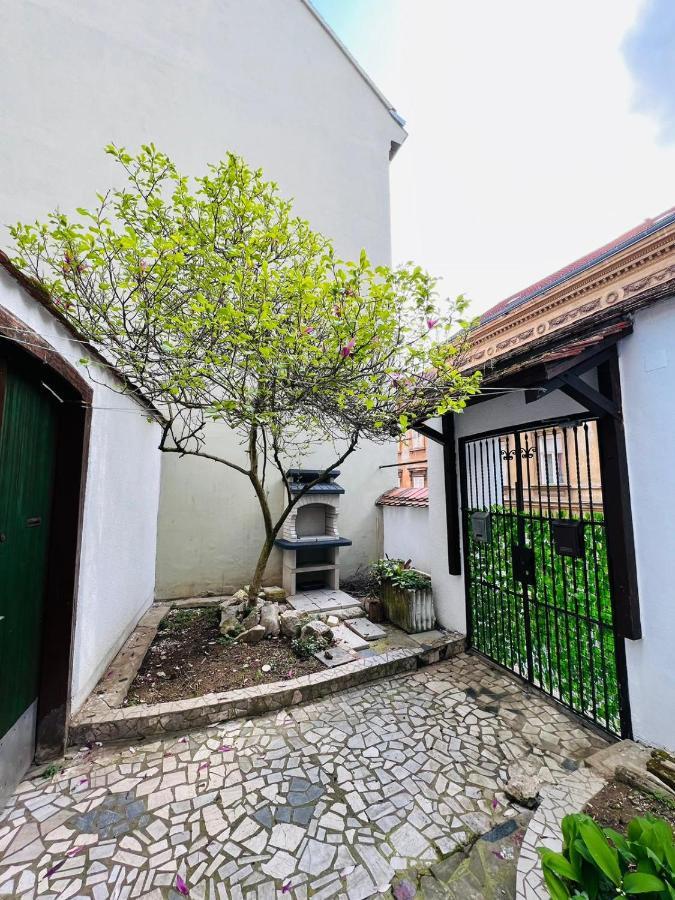 Downtown Secret Apartment Zagreb Bagian luar foto