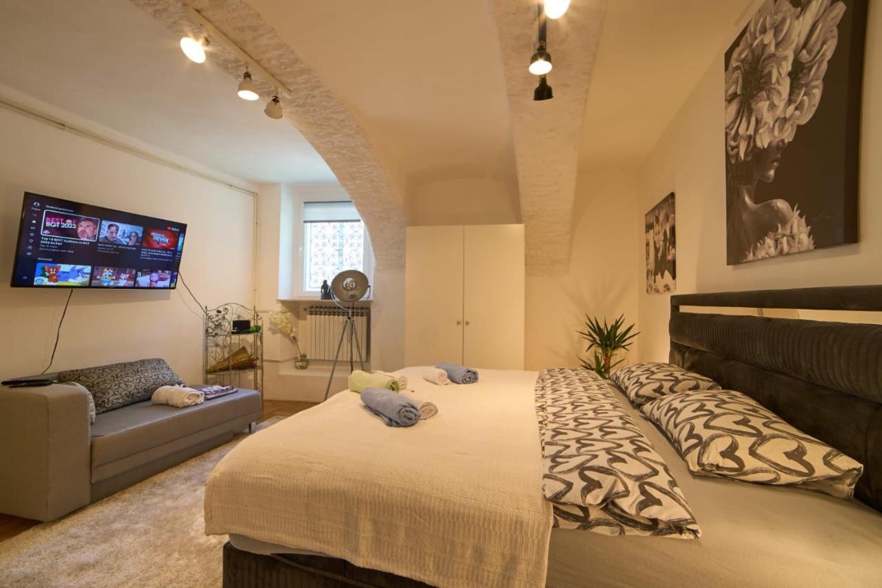 Downtown Secret Apartment Zagreb Bagian luar foto