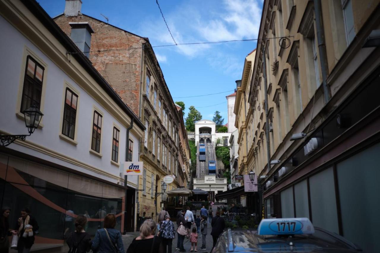 Downtown Secret Apartment Zagreb Bagian luar foto