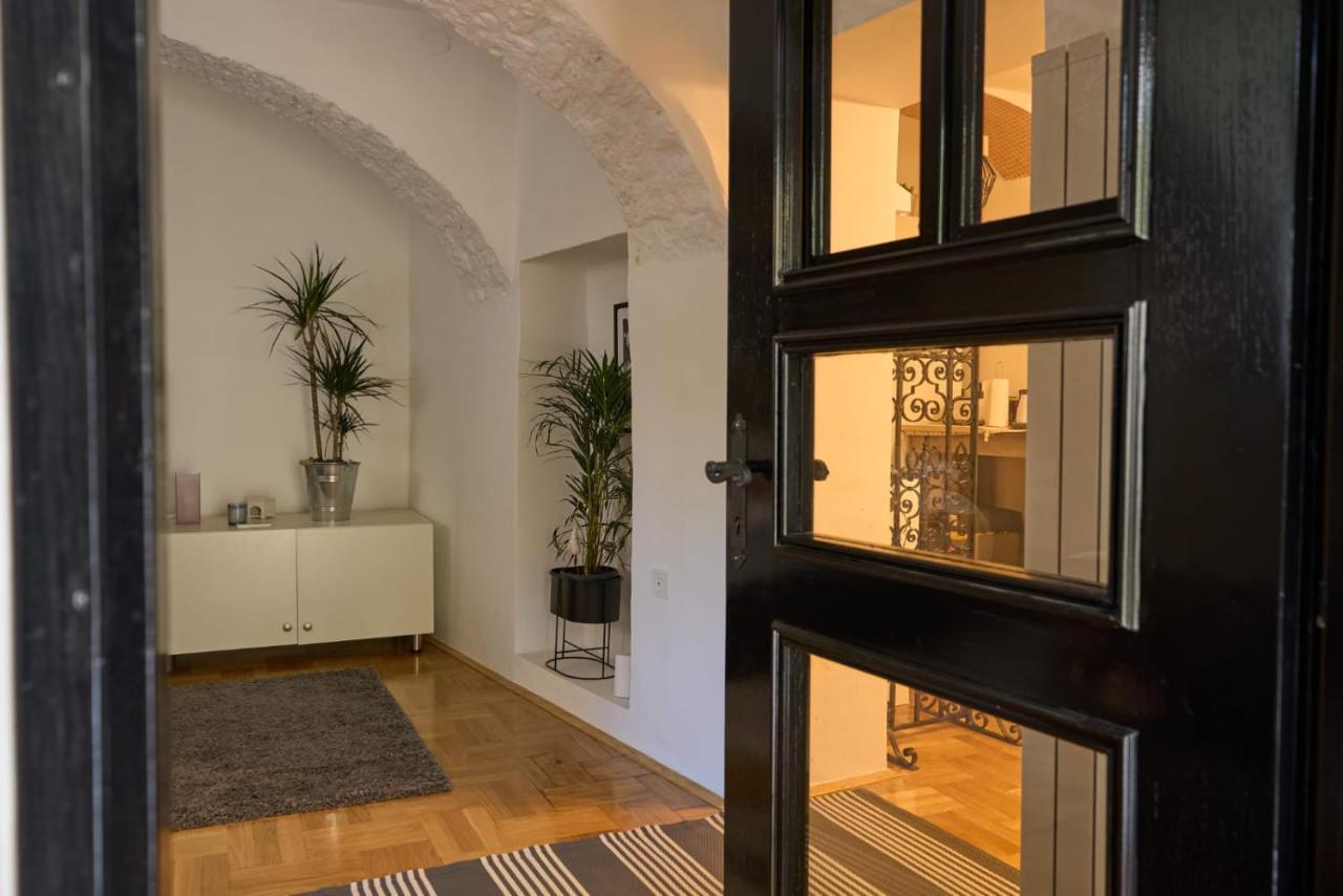 Downtown Secret Apartment Zagreb Bagian luar foto